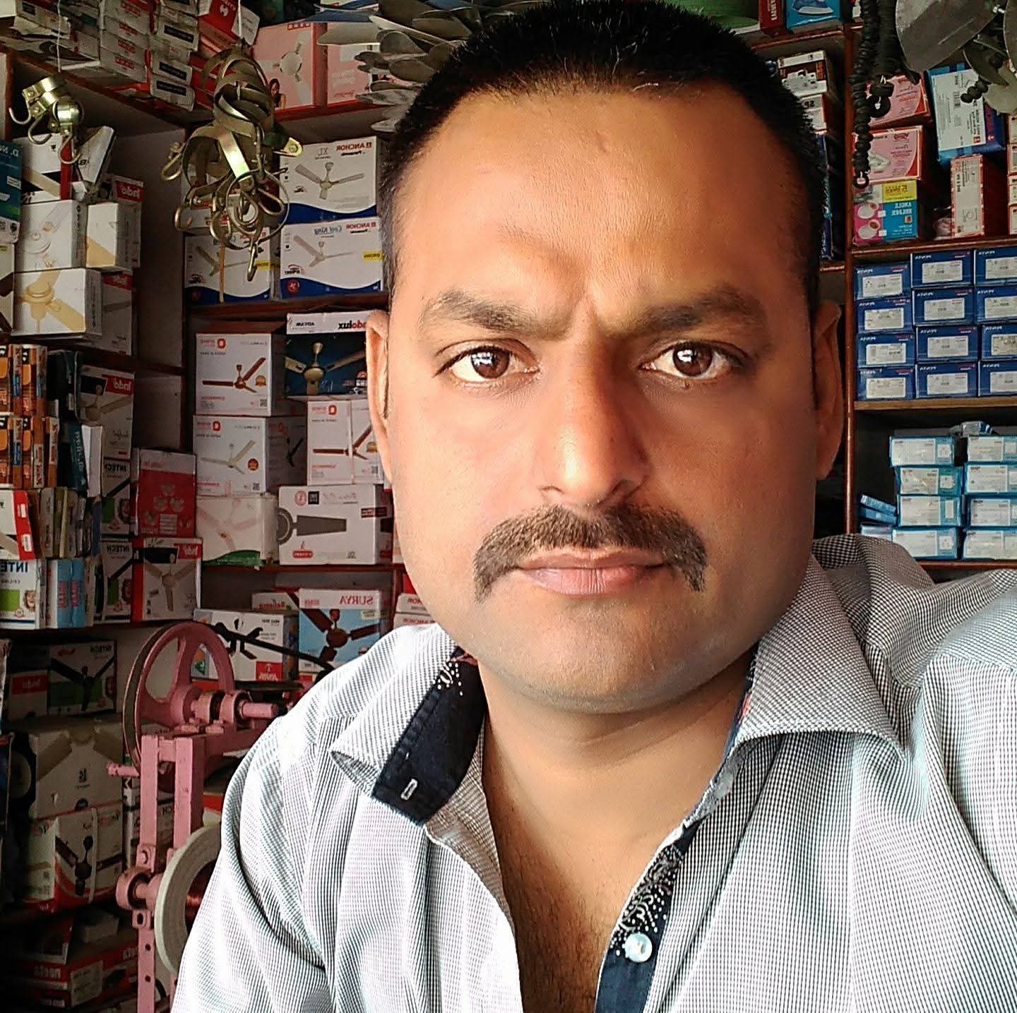 Naynish Sudhakar sa Gujarati